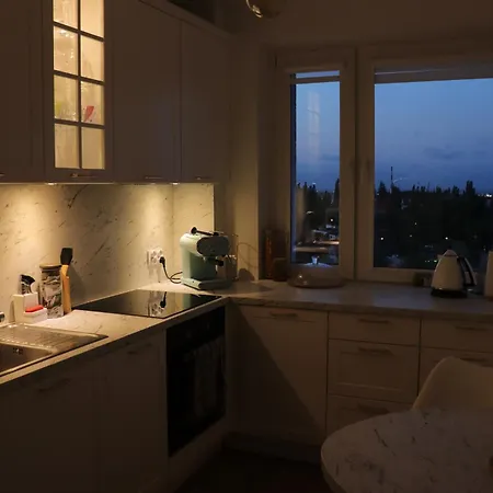 Cosy 10min From Centre - Sea Views *
